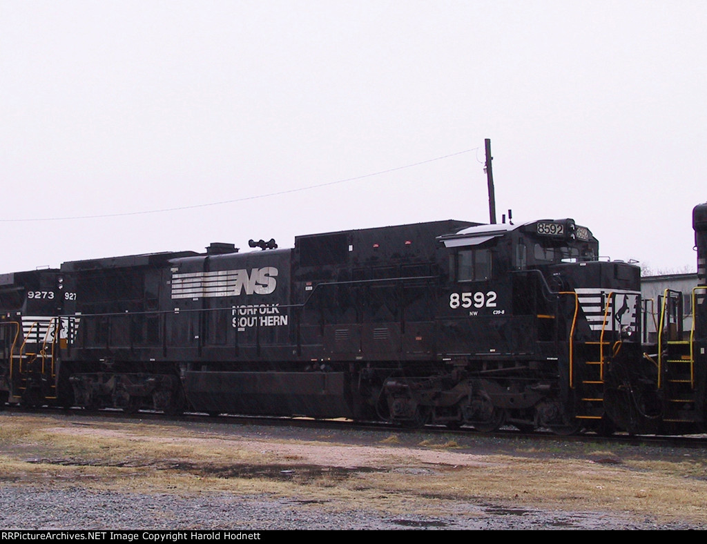 NS 8592, in the rain